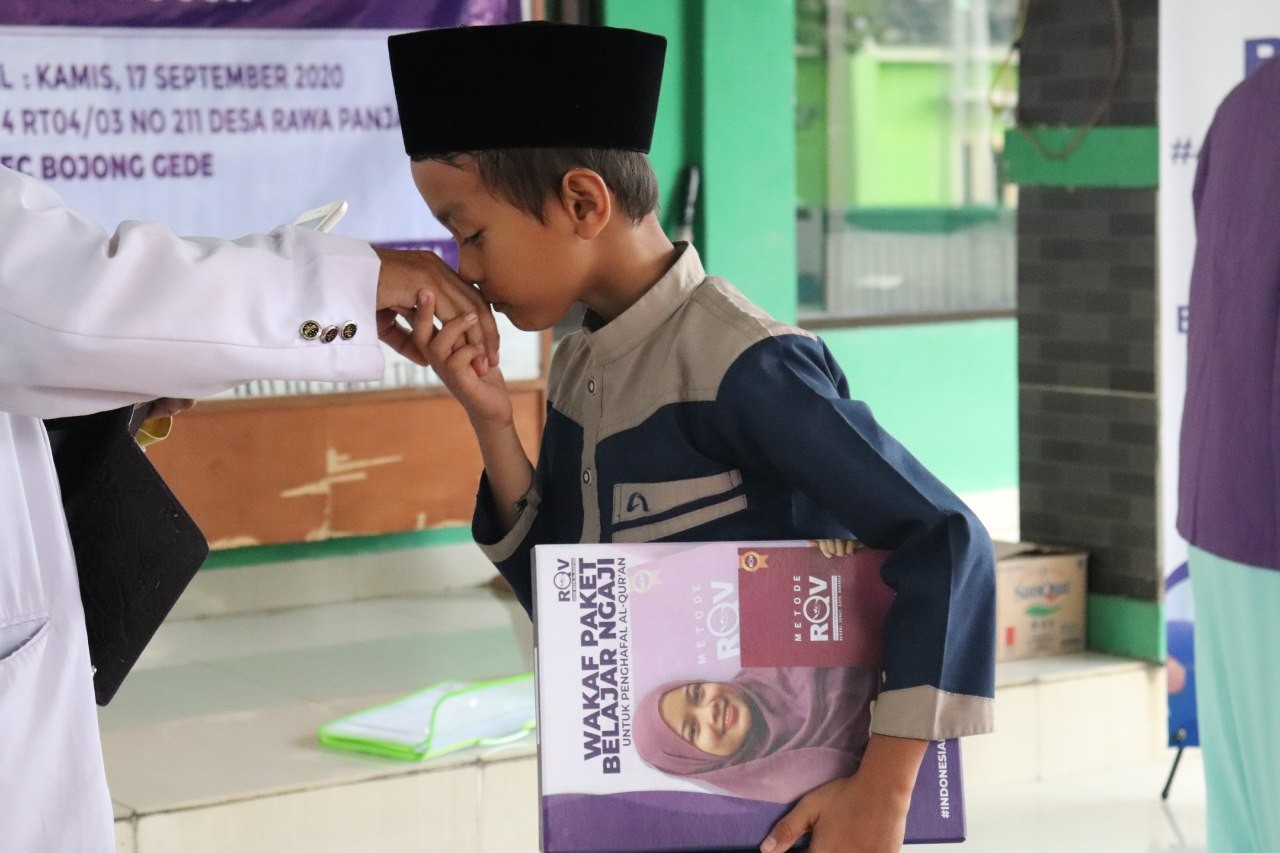 Ini Alasan RQV Indonesia Salurkan 480 Paket Belajar Ngaji Ke Pelosok Negeri