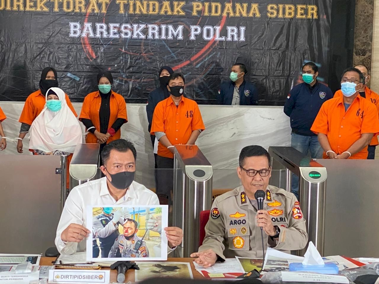 Andi Arief: Saya Sedih Dan Menangis Lihat Syahganda Dkk Dipertontonkan Seperti Teroris