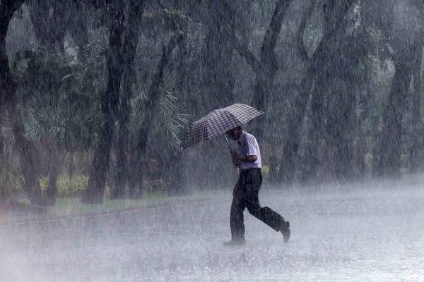 Siang Ini, Jakarta Diperkirakan akan Diguyur Hujan Disertai Petir