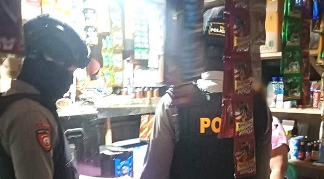 Masifkan Razia Minuman Beralkohol, Satu Kios di Keraton Luwuk Kembali Dirazia Polisi