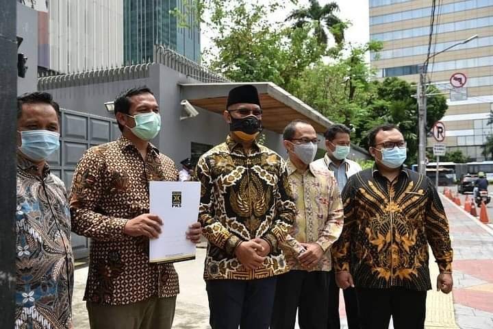 PKS Apresiasi Jokowi Kecam Presiden Prancis yang Hina Islam