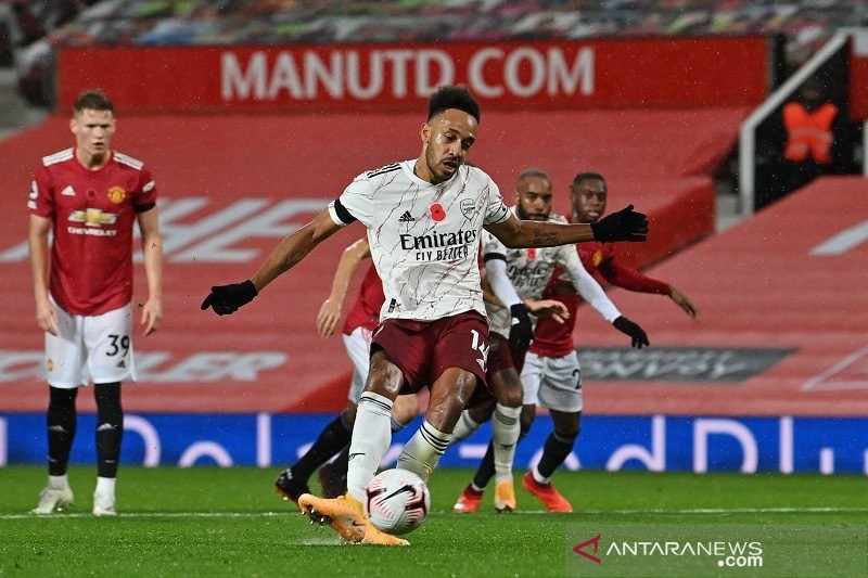 Perayaan Laga ke-100 Solkjaer Tangani MU Dirusak Arsenal