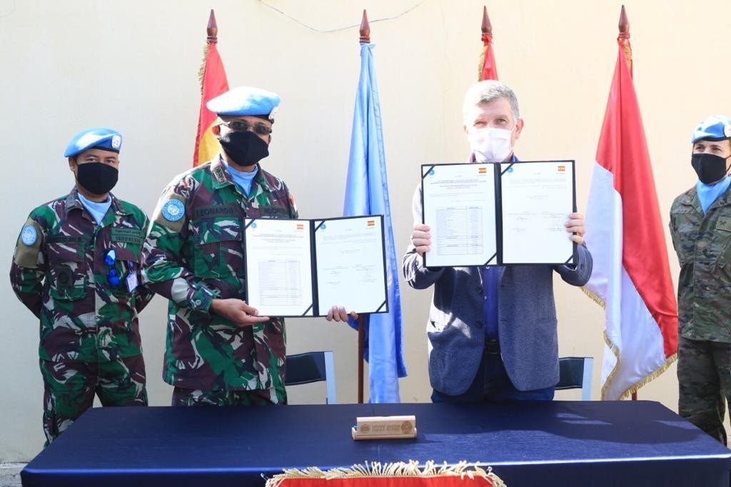 Satgas Indobatt Konga XXIII-N/UNIFIL Fasilitasi Bantuan ke Warga Frun Lebanon Selatan