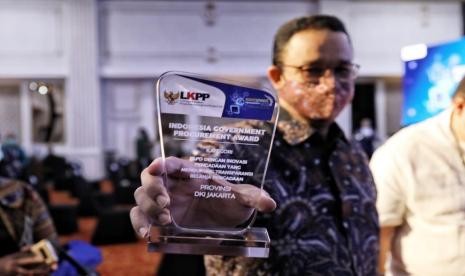Usai Diperiksa Polda Metro Jaya, Gubernur Anies Malah Raih Penghargaan