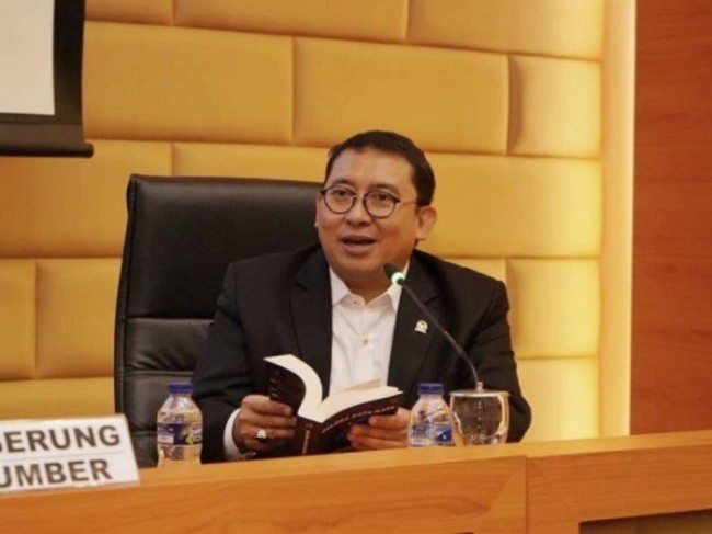 Katanya Mau Bersaing Dengan China, Pemerintah Malah Bersaing Sama Petamburan