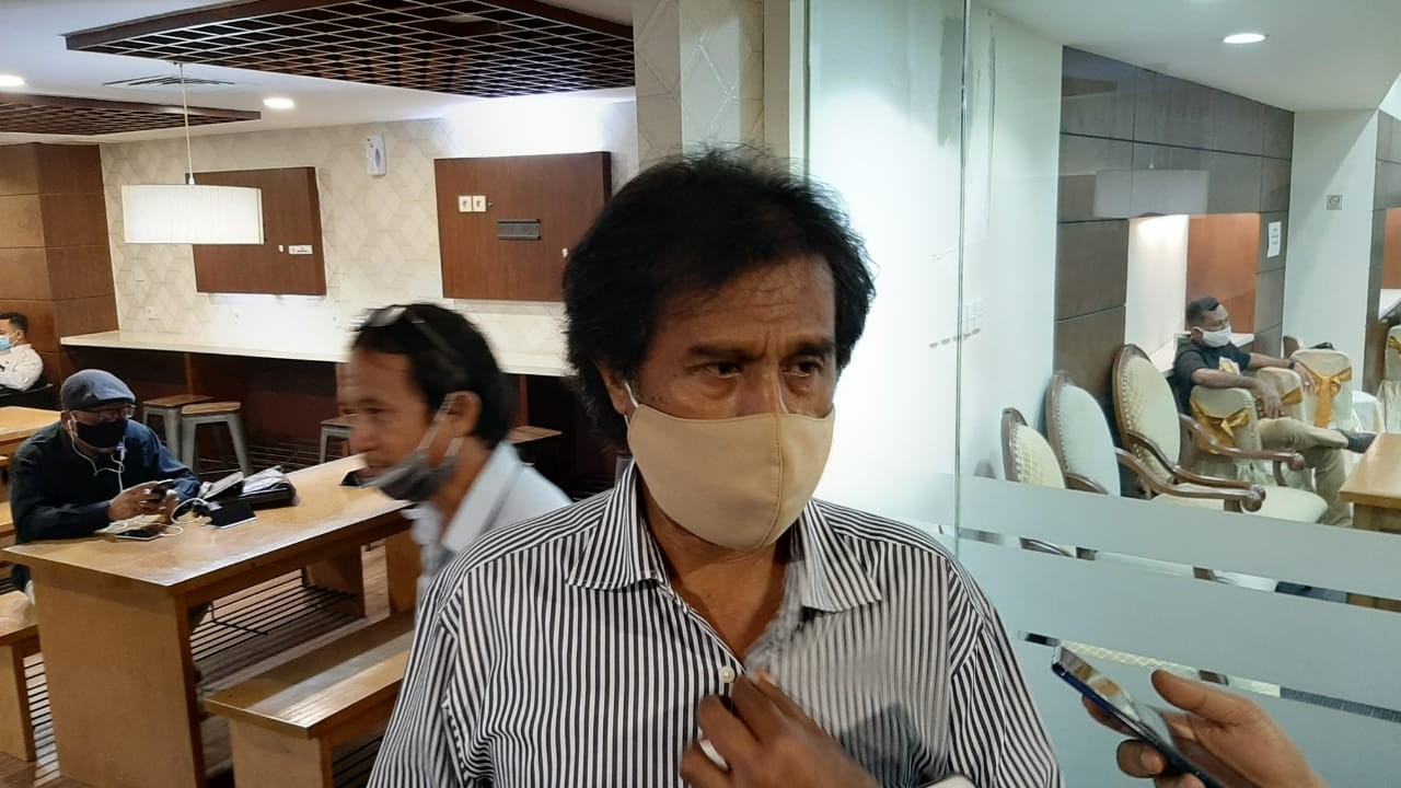 TNI Turun Tangan Copot Baliho HRS, Pakar: Mungkin Mereka Anggap Ini Perang
