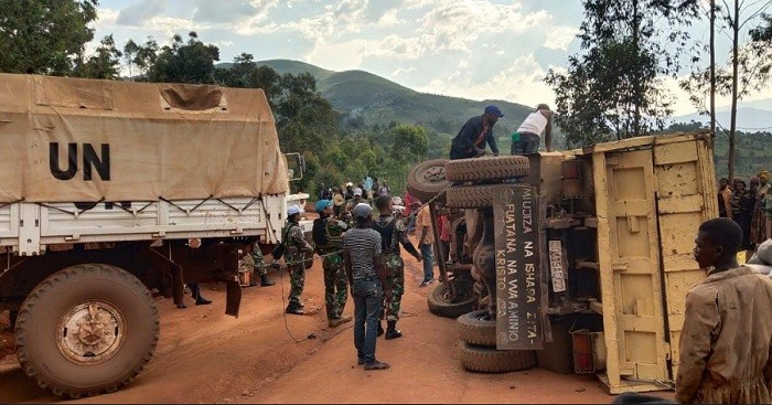 Satgas TNI Konga XXXIX-B RDB/MONUSCO Bantu Evakuasi Truk Terguling di Kongo