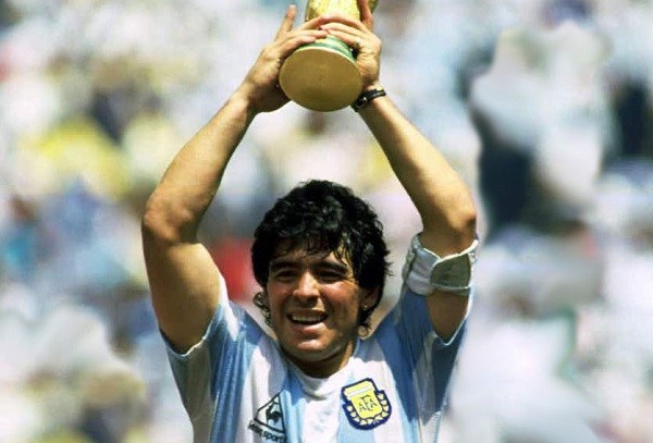 Pele Akui Sedih dengan Meninggalnya Maradona