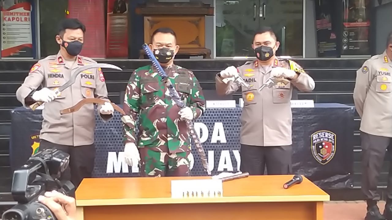 Diduga Serang Petugas, Enam Pengikut Rizieq Shihab Tewas Ditembak