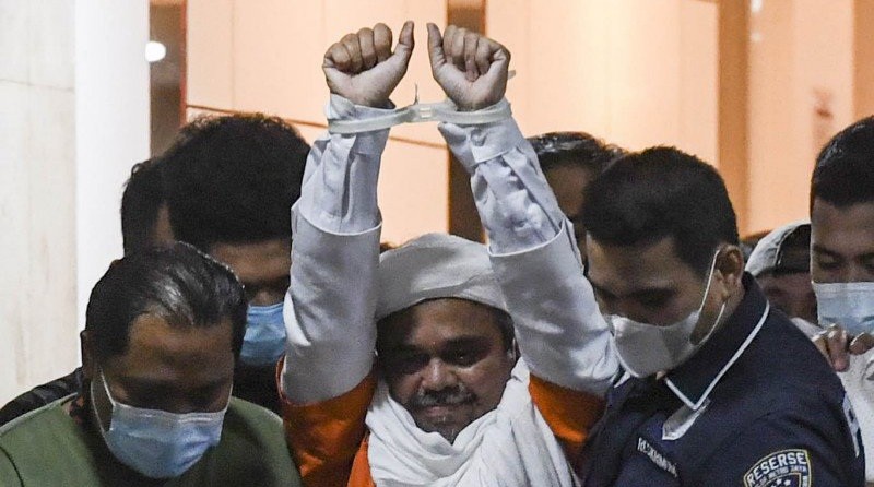 Usai Diperiksa 12 Jam, Habib Rizieq Ditahan di Popda Metro
