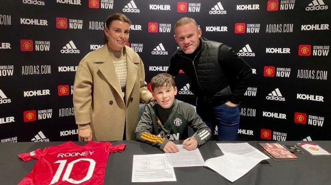 Anaknya Gabung di MU,  Wayne Rooney: Pertahankan Kerja Keras, Nak