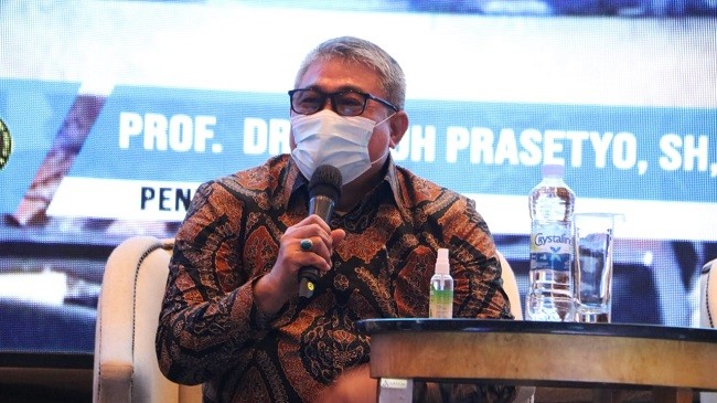 DKPP Bedah Tiga Buku Karya Prof. Teguh Prasetyo