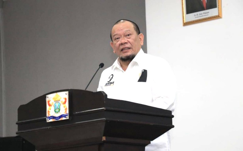 Ketua DPD RI LaNyala Minta Otoritas Pengelolaan Bandara Tegas Terapkan Prokes