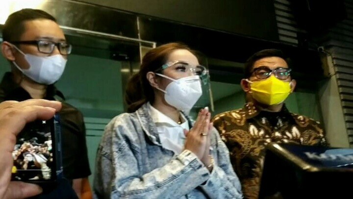 Usai Diperiksa Sebagai Tersangka Video Syur, Gisel: Mohon Doa dan Dukungannya