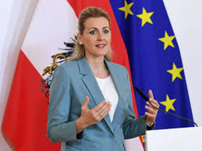 Dituduh Plagiat, Menaker Austria Mundur dari Jabatannya