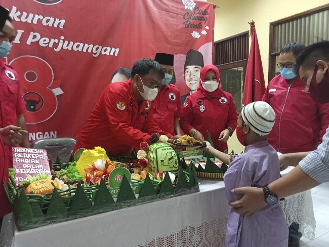 Banteng Muda Indonesia Meriahkan HUT PDIP dengan Gelar Santunan Yatim Piatu