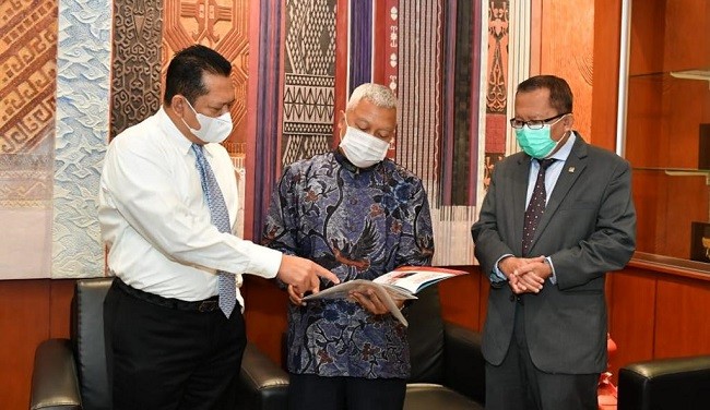 MPR RI Terima Bantuan 40 Ribu Masker dari Parlemen Vietnam