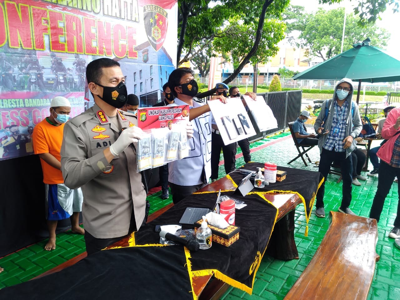 Polisi Bongkar Praktik Peredaran Dolar Palsu Senilai Rp. 1,4 miliar