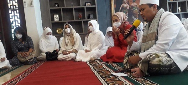 Ketua MPR RI dan Majelis Taklim BS Berikan Santunan Anak Yatim