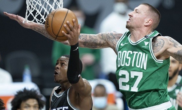 Sacramento King Tekuk Boston Celtics