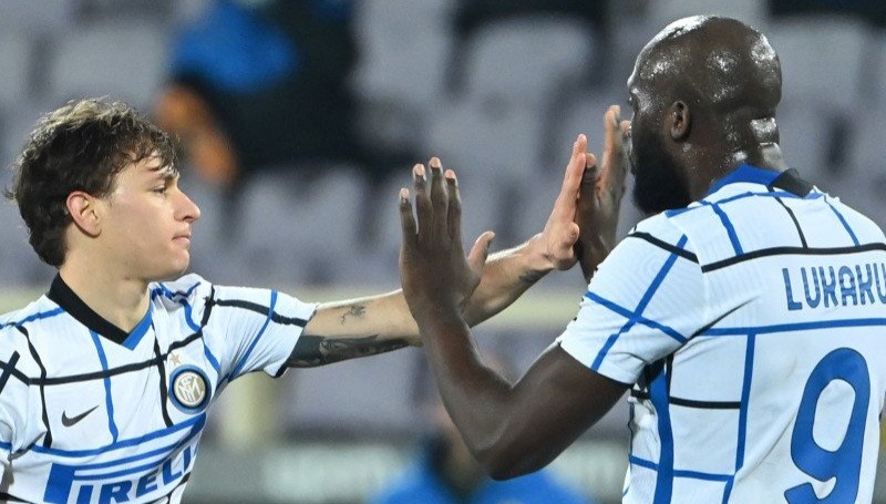 Taklukkan Fiorantina 2-0, Inter Milan Rebut Pucuk Klasemen