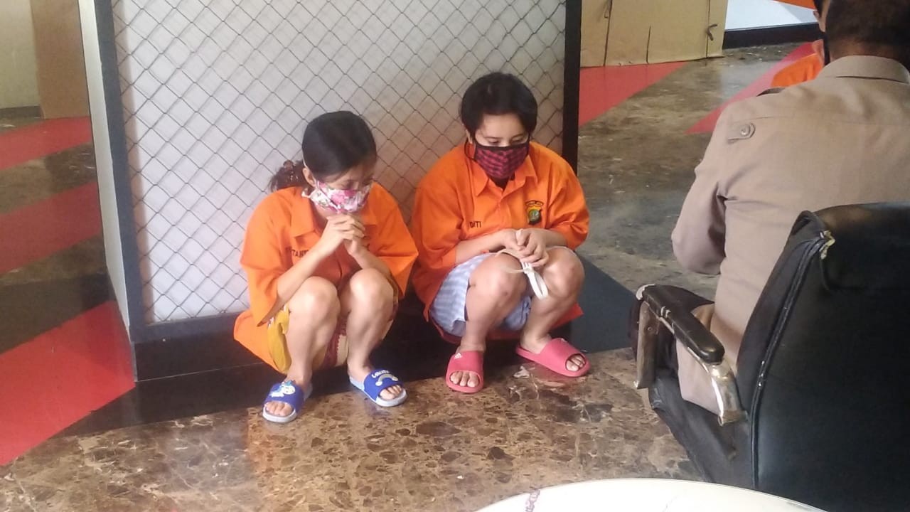 KTP Tertinggal, Dua Wanita di Bekasi Ketahuan Mencuri di Mini Market