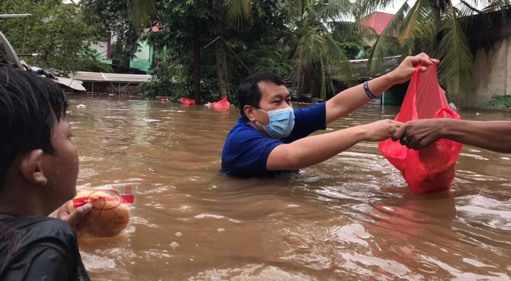 Bacalon Gubernur Demokrat Turun ke Banjir, Bacalon Yang lain Mana?