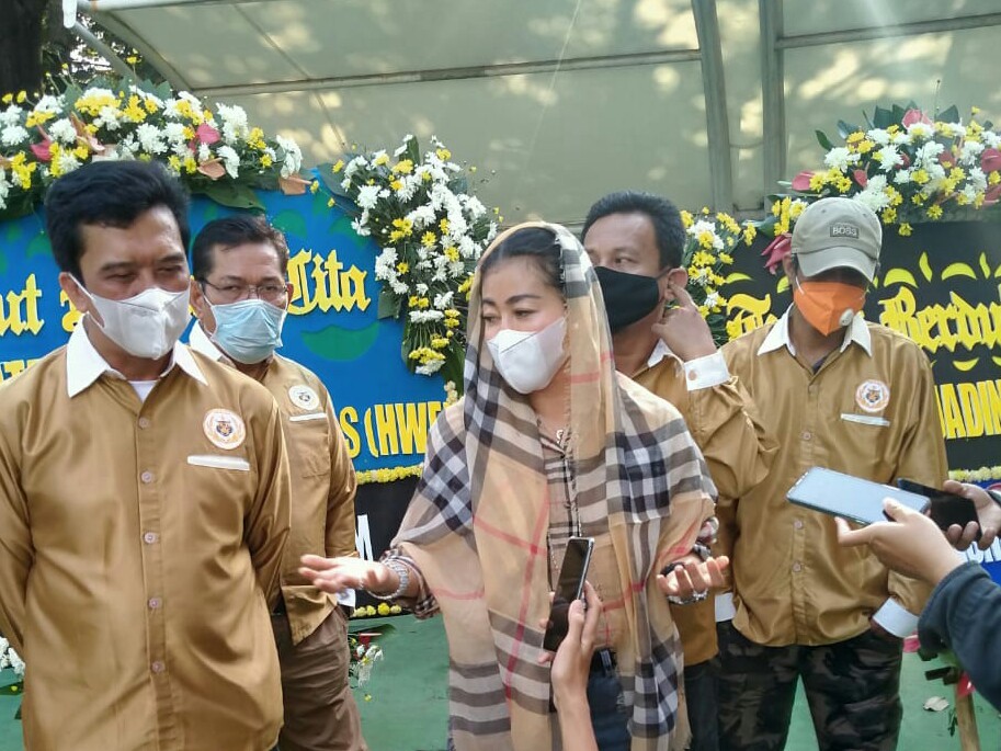 Hasnaeni Akui Siap Potong Jari Bila Solusi Banjir Jakarta Darinya Gagal
