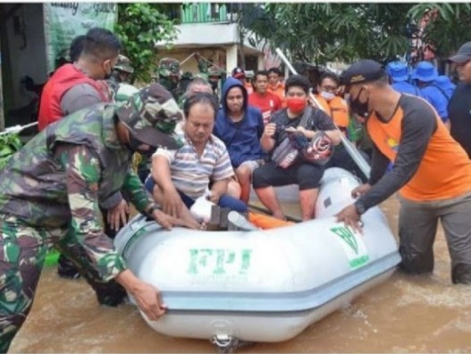 Perahu FPI Digunakan Untuk Evakuasi Korban Banjir? Ini Kata Polisi
