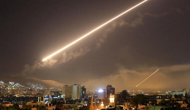 Sistem Pertahanan Udara Suriah Sergap Rudal-rudal yang Dilesatkan Israel