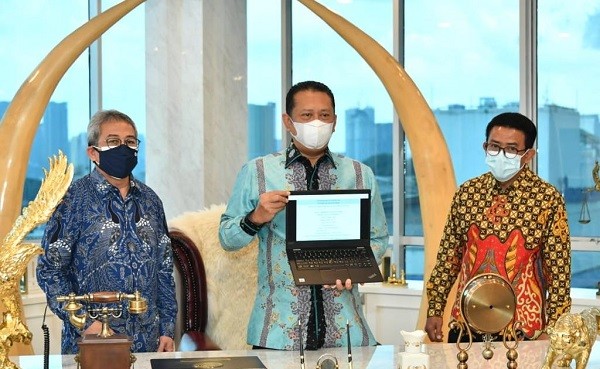 Ketua MPR RI Bayar Pajak Pribadi dan Ajak Masyarakat Laporkan SPT Tahunan PPh tahun 2020