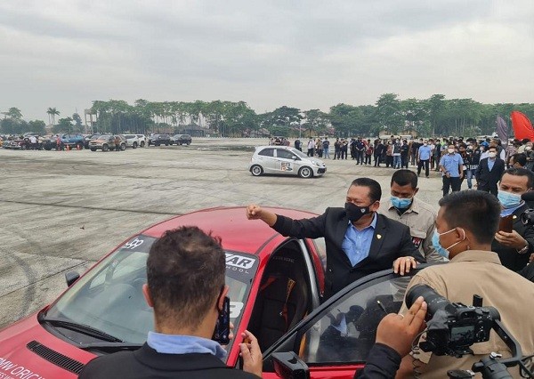 Nge-drift Bareng Drifter Nasional Akbar Rais, Bamsoet: Rasanya Dasyat, Luar Biasa!