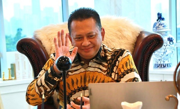 Bamsoet Kembali Raih Penghargaan Parliament of The Year
