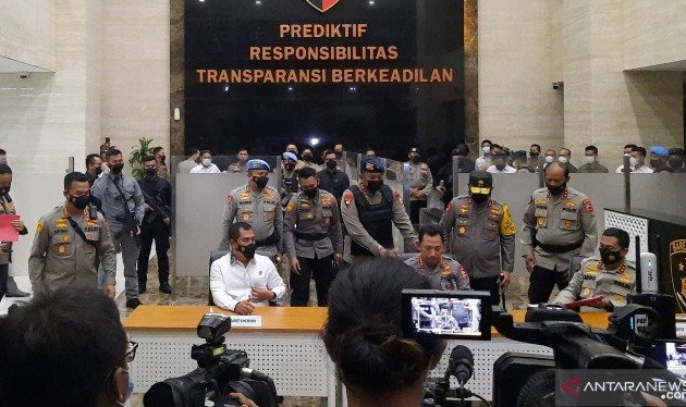 Terduga Teroris Penyerang Mabes Polri Tembak Petugas Enam Kali