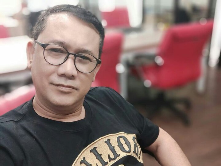 Denny Siregar: Jangan Sungkan Sebar Foto Teroris Saat Mati