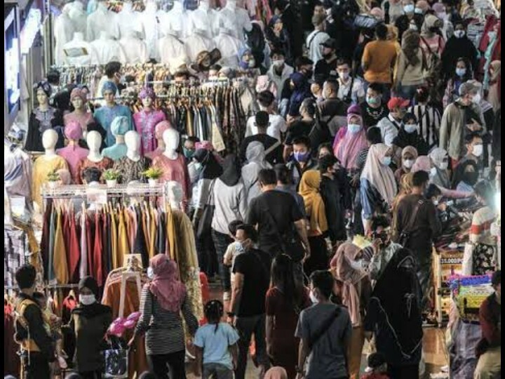 Antisipasi Terulangnya Kerumunan, Ratusan Polisi dan TNI Berjaga di Pasar Tanah Abang