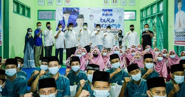 Ibas dan DPC Demokrat Dapil VII Gelar Buka Puasa Bersama dan Berbagi Bantuan