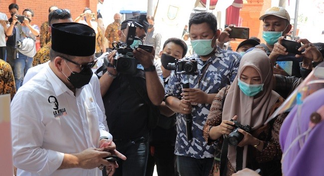 Ketua DPD RI Minta Pemkab Sidoarjo Bantu Kampung Jajanan