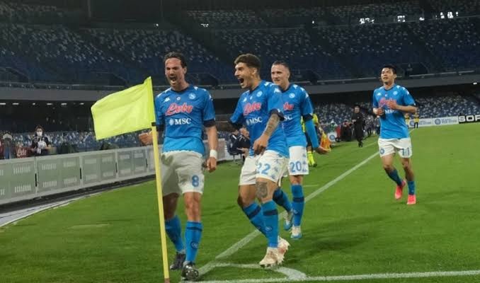 Cukur Udinese 5-1, Napoli Lompat ke PosisiKedua Klasemen