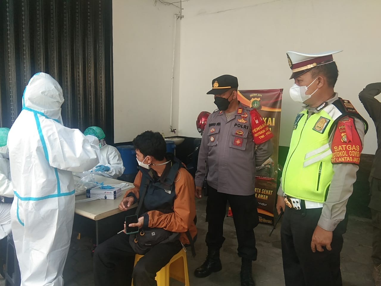Tindaklanjuti Instruksi Kapolda, Polsek Pasar Rebo Perketat Pos Penyekatan