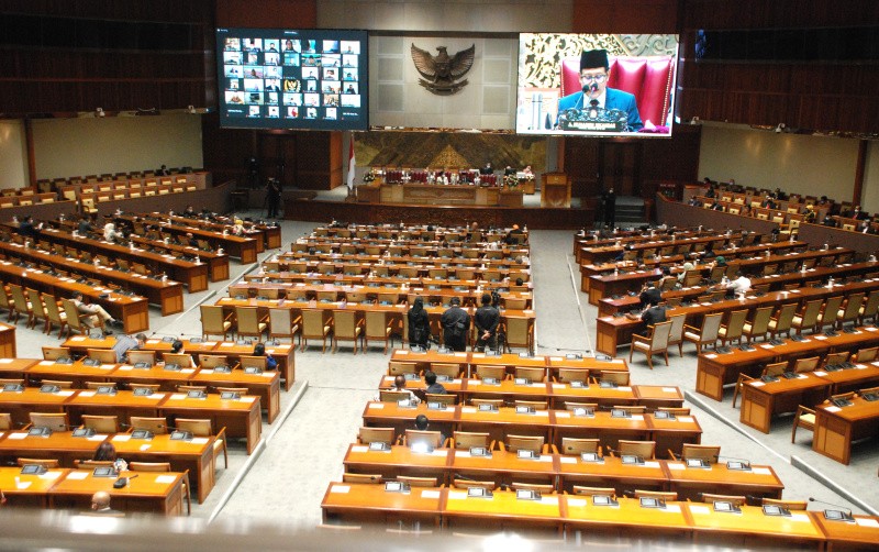 DPR Rapat Paripurna Ke 18 Massa Sidang  V Tahun 2021