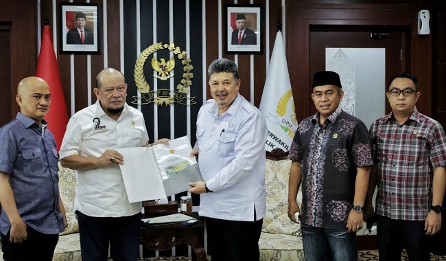 Audiensi dengan Wali Kota Solok, Ketua DPD RI Dukung Pembangunan Stadion Marahadin