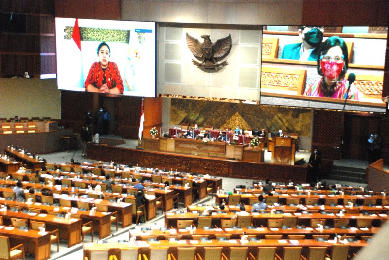 Paripurna DPR RI Atas Kerangka Ekonomi Makro