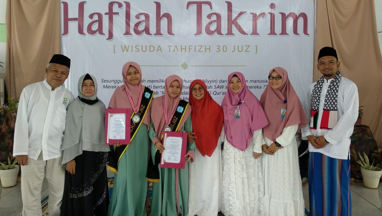Insan Mandiri Parung Wisudakan 28 orang Hafizh dan Hafizoh Program 30 Juz