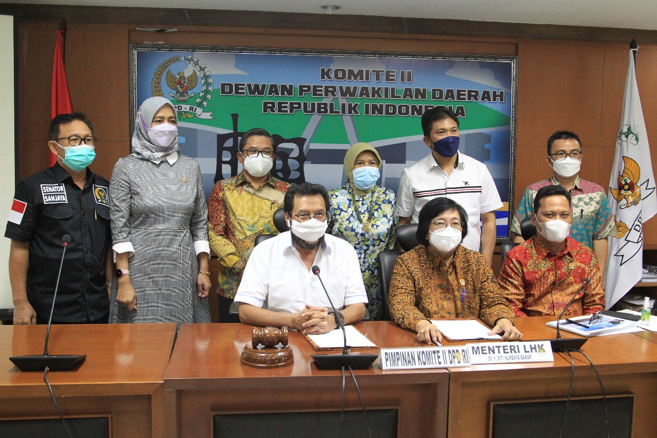 Komite II DPD RI Dukung Usaha KLHK Tumbuhkan PDB Melalui Hasil Hutan