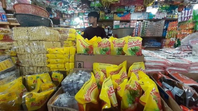 Sembako Sampai Jasa Sekolah Dipajaki, Pemerintah Makin Ngawur 