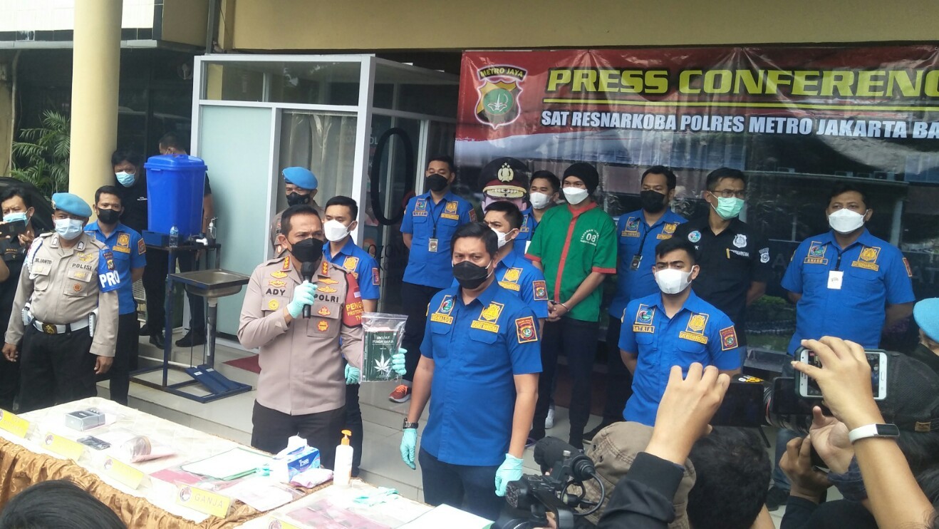Ganja yang Dikonsumsi Anji Dipesan dari Web Asal Amerika Serikat