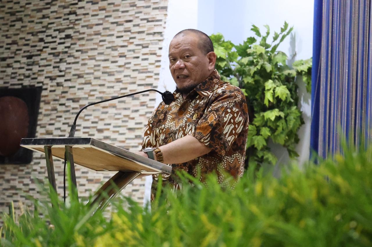 Di Baubau, LaNyalla Minta Pemerintah Bangun Pabrik Ekstraksi Aspal Buton untuk Stop Impor