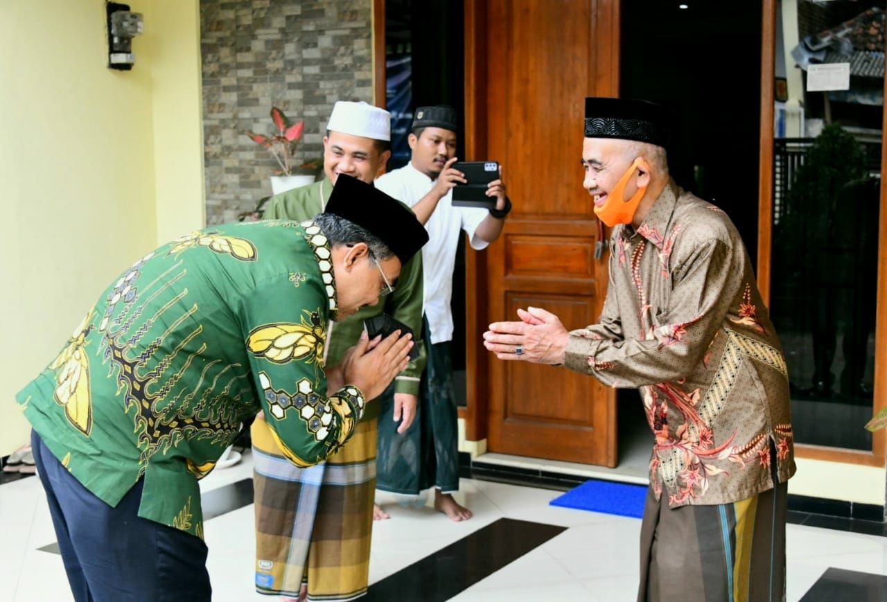 Sosialisasikan 4 Pilar, Gus Jazil Kunjungi Ponpes dan Makam Raja Sumedang