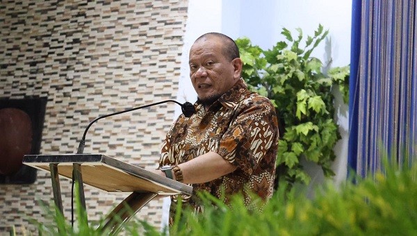 La Nyalla Minta Pemerintah Bangun Pabrik Ekstraksi Aspal Buton untuk Stop Impor